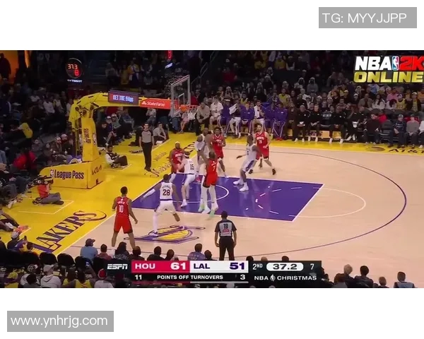 21号火箭与湖人激战正酣NBA赛季精彩对决引发球迷热议